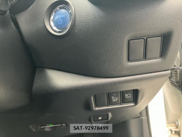 Toyota C-HR 2017-03 8658403-15