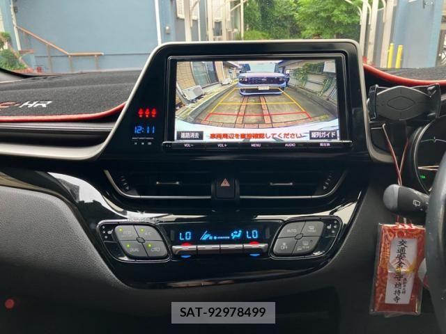 Toyota C-HR 2017-03 8658403-18
