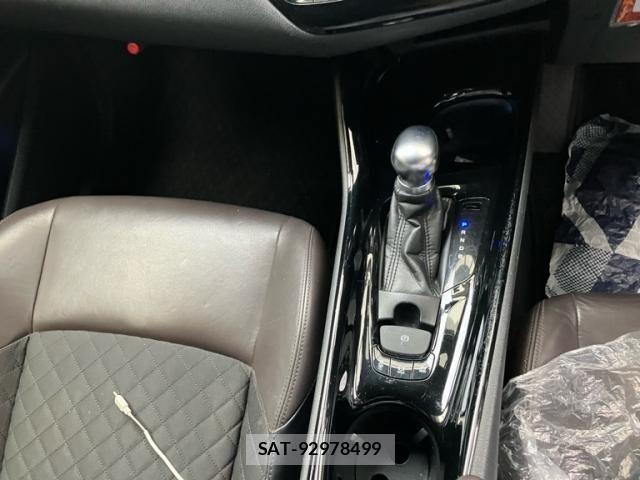 Toyota C-HR 2017-03 8658403-19