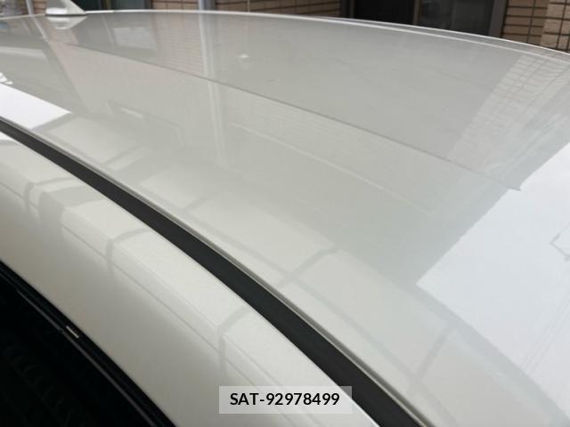 Toyota C-HR 2017-03 8658403-4