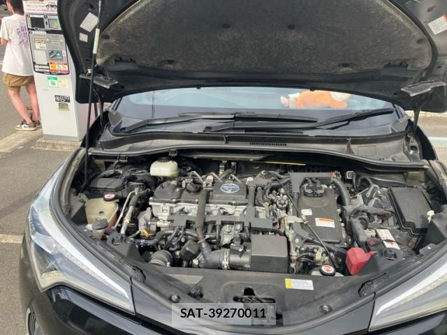 Toyota C-HR 2017-12 8665934-13