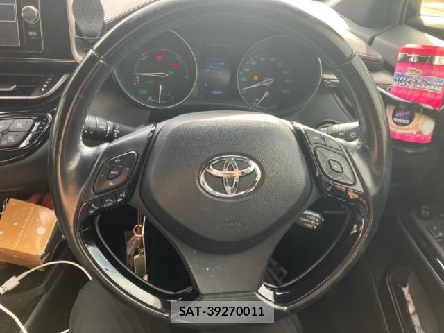 Toyota C-HR 2017-12 8665934-16