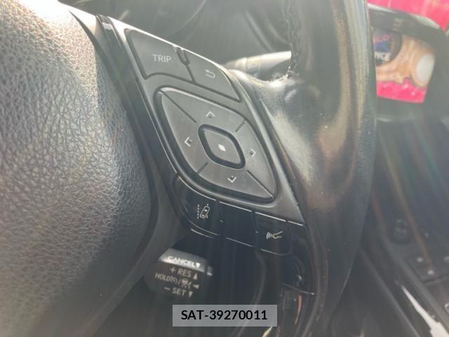 Toyota C-HR 2017-12 8665934-17