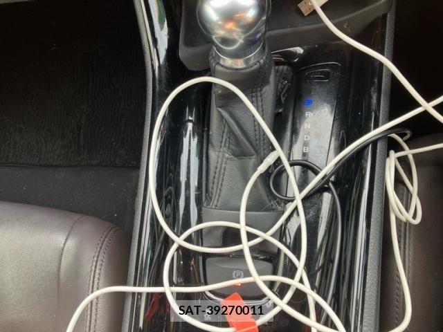 Toyota C-HR 2017-12 8665934-19