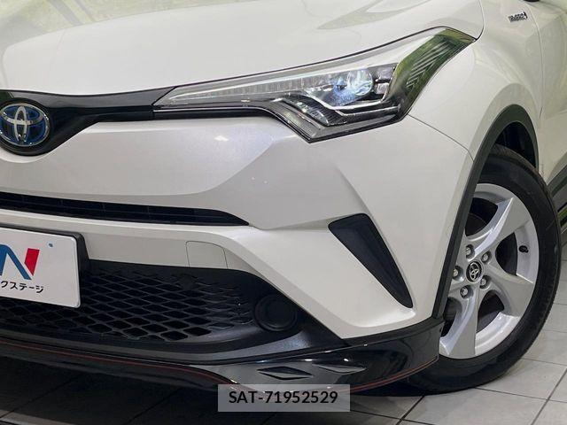 Toyota C-HR 2018-02 8658397-11