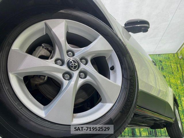 Toyota C-HR 2018-02 8658397-12