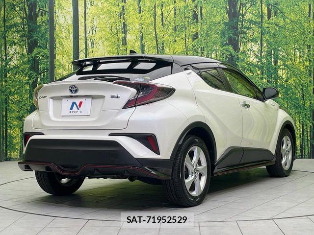 Toyota C-HR 2018-02 8658397-16