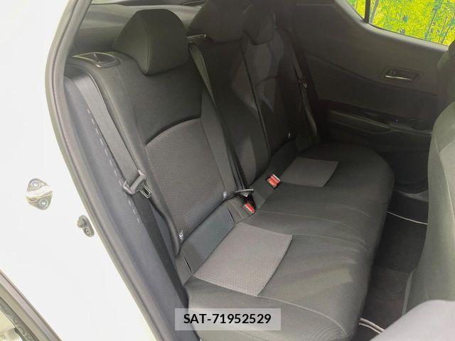 Toyota C-HR 2018-02 8658397-8