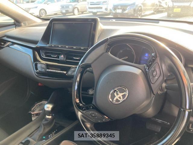 Toyota C-HR 2017-10 8665935-13
