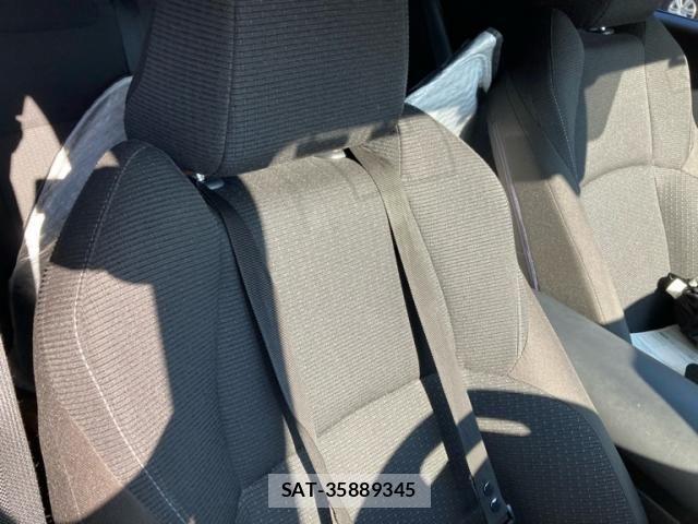 Toyota C-HR 2017-10 8665935-15