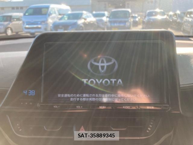 Toyota C-HR 2017-10 8665935-17