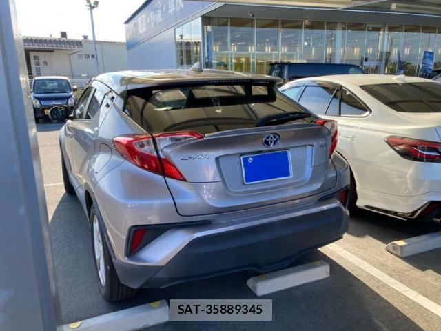 Toyota C-HR 2017-10 8665935-3