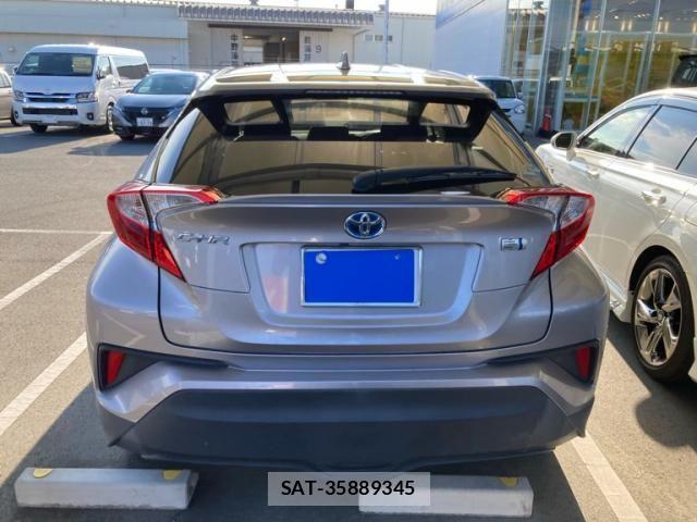 Toyota C-HR 2017-10 8665935-4