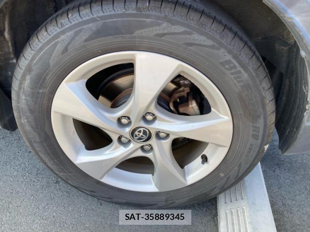 Toyota C-HR 2017-10 8665935-6