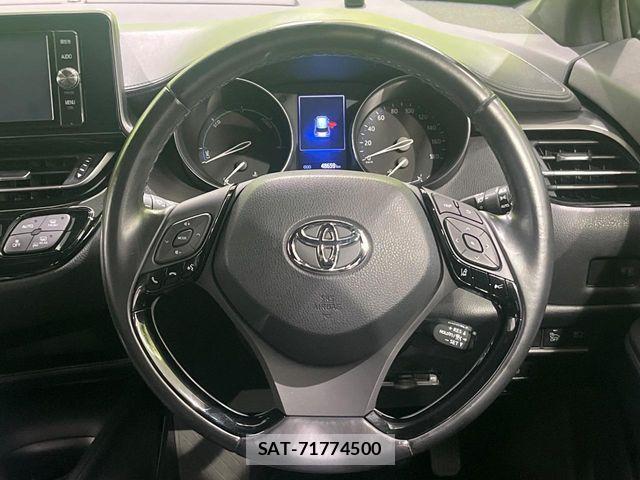 Toyota C-HR 2017-01 8685288-11