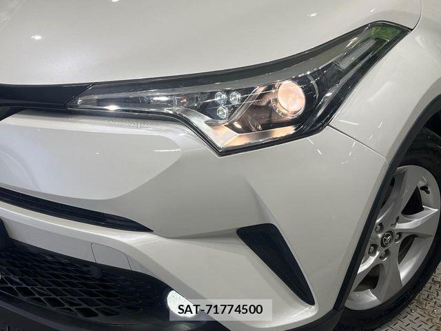 Toyota C-HR 2017-01 8685288-13