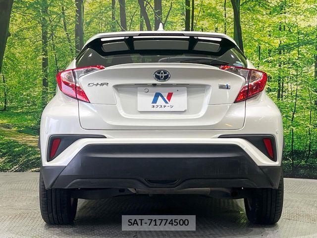 Toyota C-HR 2017-01 8685288-15