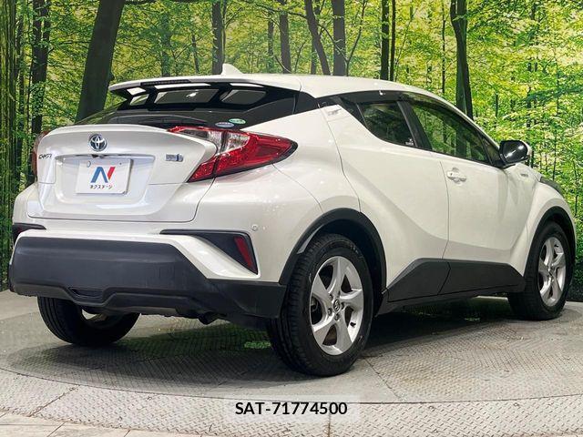 Toyota C-HR 2017-01 8685288-17