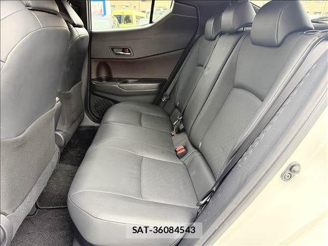 Toyota C-HR 2017-05 8685290-9
