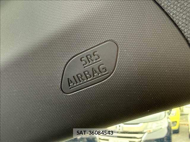 Toyota C-HR 2017-05 8685290-13