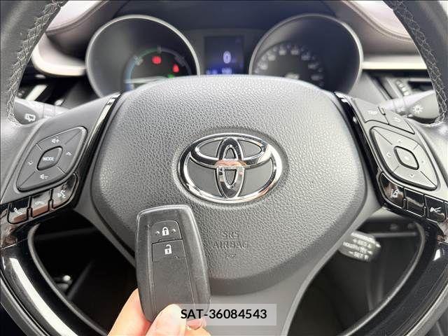 Toyota C-HR 2017-05 8685290-17