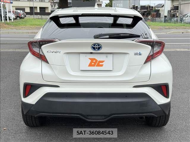 Toyota C-HR 2017-05 8685290-22