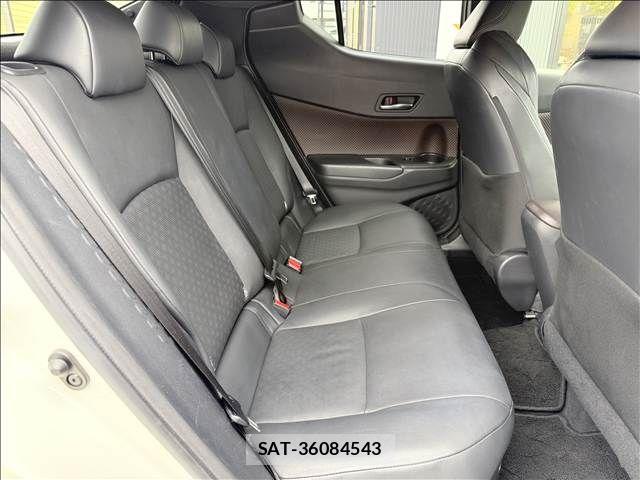 Toyota C-HR 2017-05 8685290-25