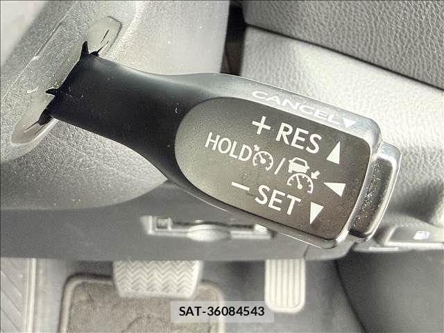 Toyota C-HR 2017-05 8685290-27