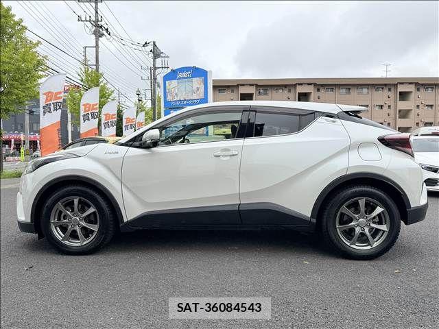 Toyota C-HR 2017-05 8685290-5