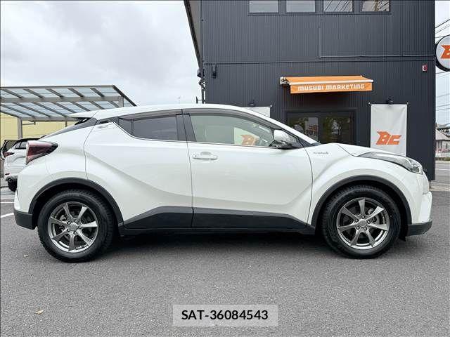 Toyota C-HR 2017-05 8685290-6