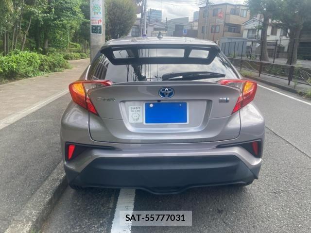 Toyota C-HR 2017-05 8685293-5