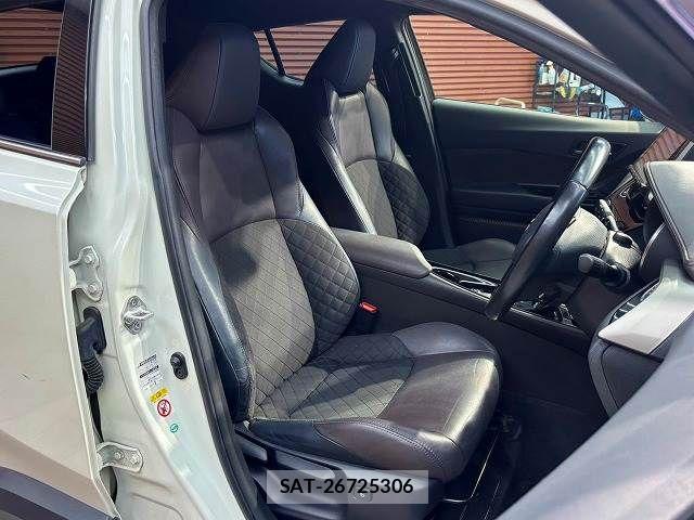 Toyota C-HR 2017-07 8741161-10