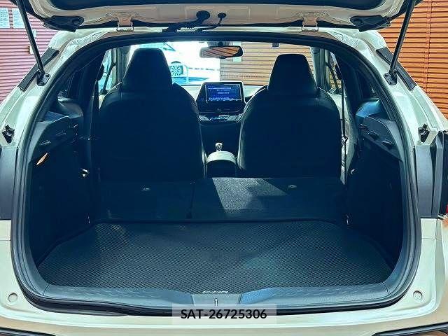 Toyota C-HR 2017-07 8741161-12