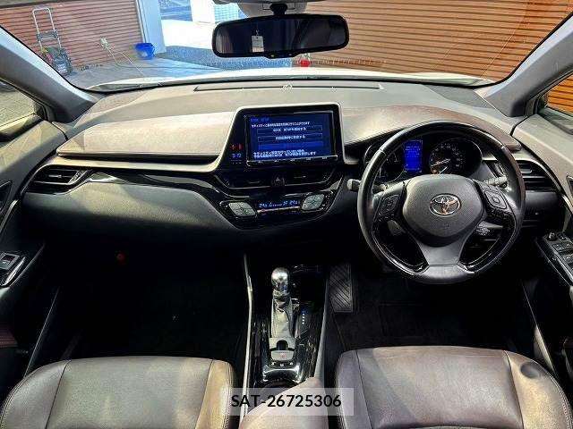 Toyota C-HR 2017-07 8741161-1