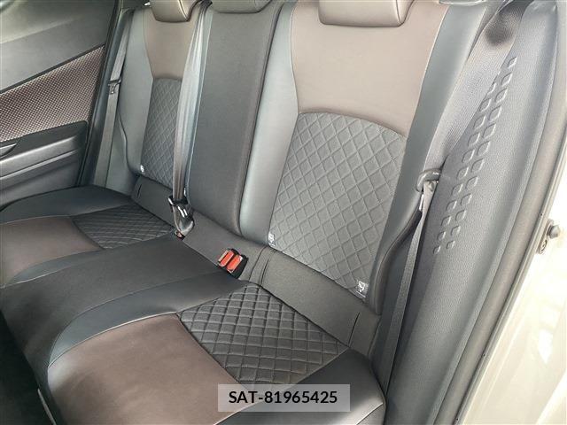 Toyota C-HR 2017-11 8741146-16
