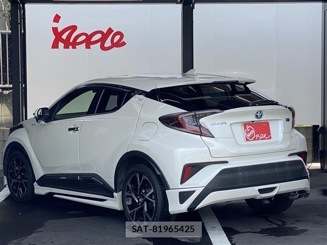 Toyota C-HR 2017-11 8741146-2