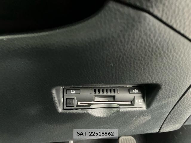 Toyota C-HR 2021-08 8741137-9