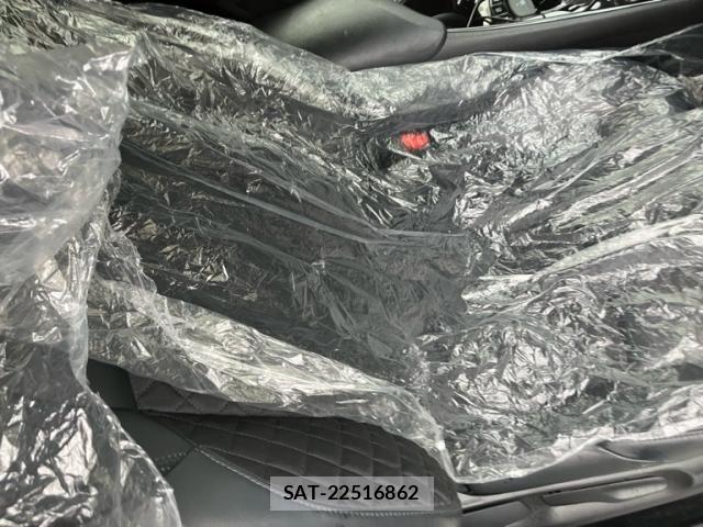Toyota C-HR 2021-08 8741137-12