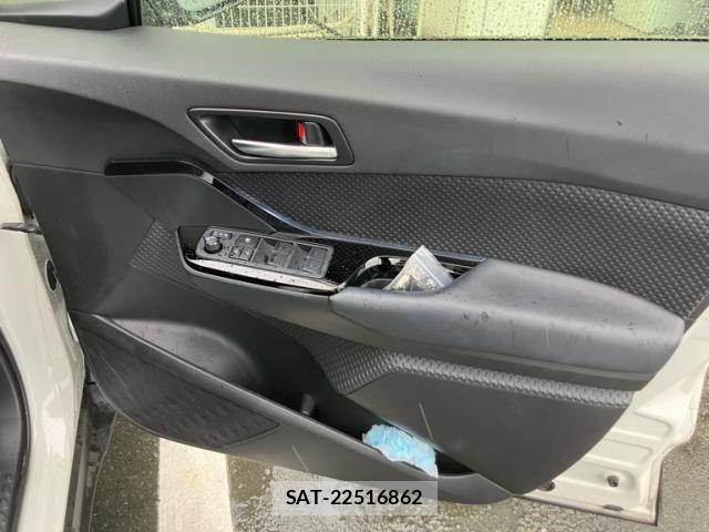 Toyota C-HR 2021-08 8741137-7