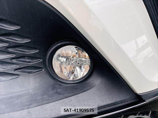 Toyota C-HR 2017-02 8741147-21