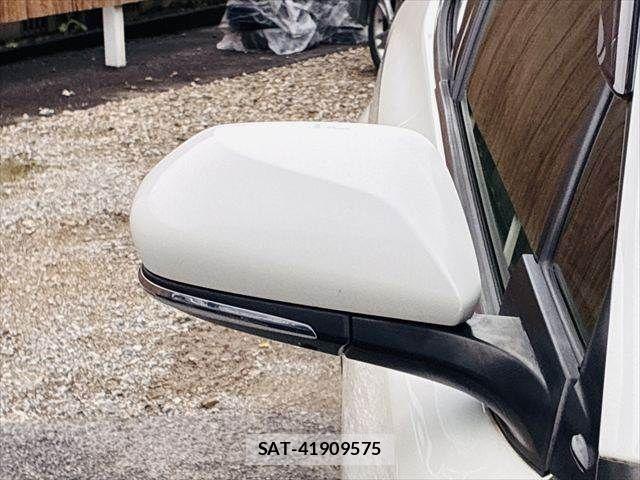 Toyota C-HR 2017-02 8741147-24