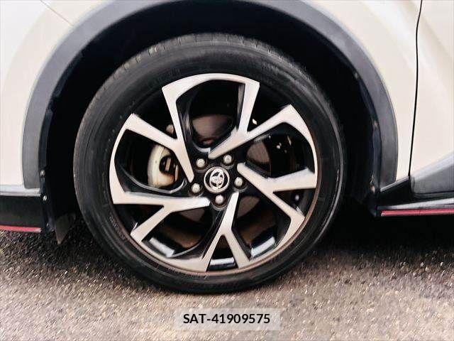 Toyota C-HR 2017-02 8741147-27