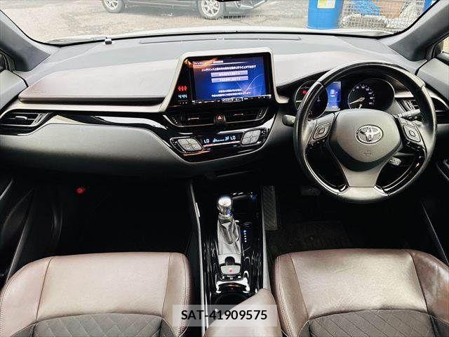 Toyota C-HR 2017-02 8741147-2