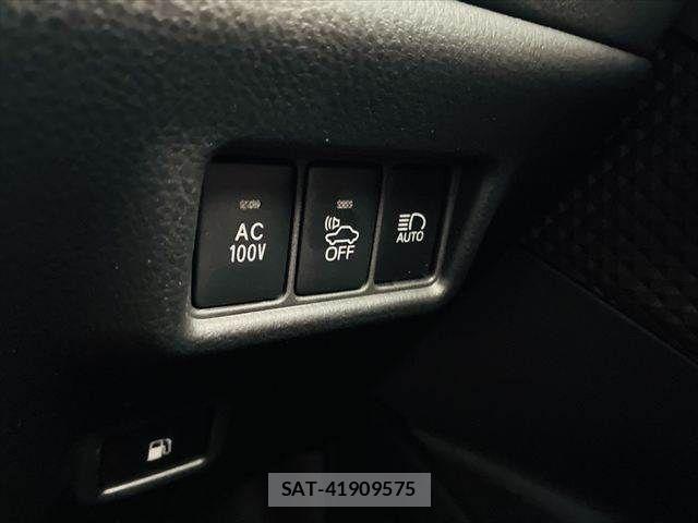 Toyota C-HR 2017-02 8741147-6