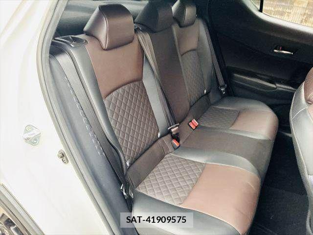 Toyota C-HR 2017-02 8741147-8