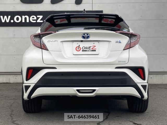 Toyota C-HR 2019-04 8741135-17