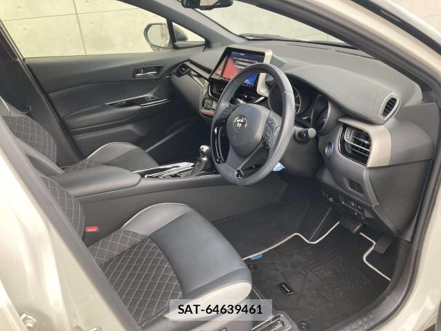 Toyota C-HR 2019-04 8741135-20