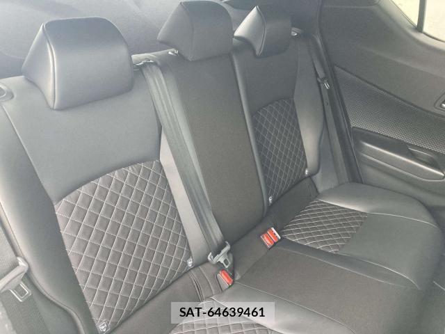 Toyota C-HR 2019-04 8741135-22