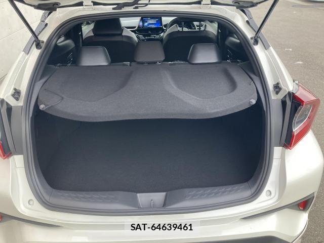 Toyota C-HR 2019-04 8741135-26