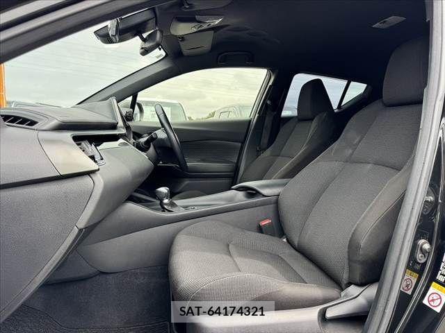 Toyota C-HR 2019-08 8741159-16